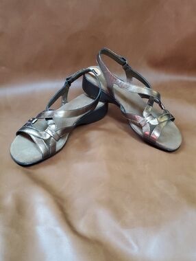 Womens Size 7 T.J.Maxx Women's Metallic Bronze Strappy Slingback Sandals